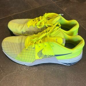 Nike Metcon 8 Men’s Volt Yellow Training Sneakers